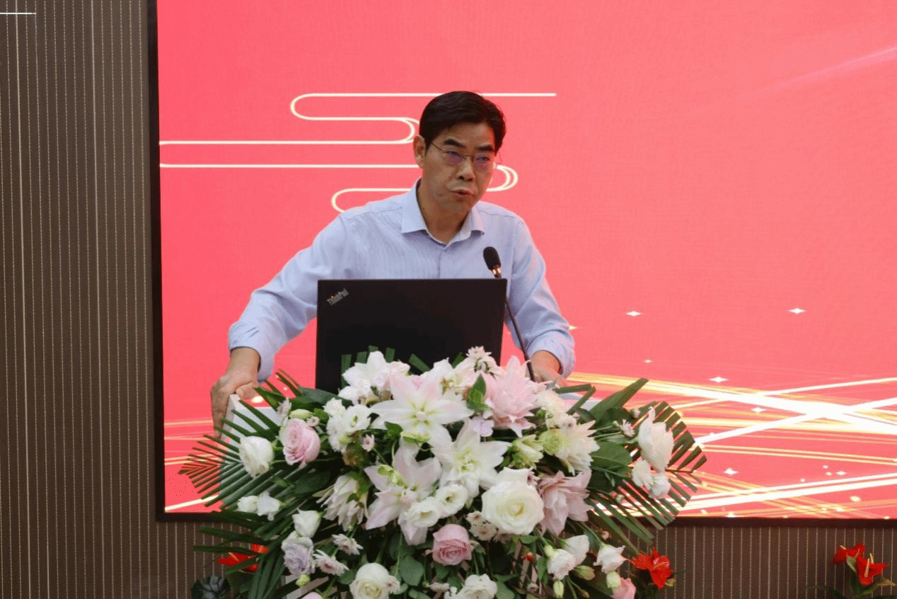 王云顾问,上海电力大学吴江教授,能源学院党委彭海书记,黄峰副书记